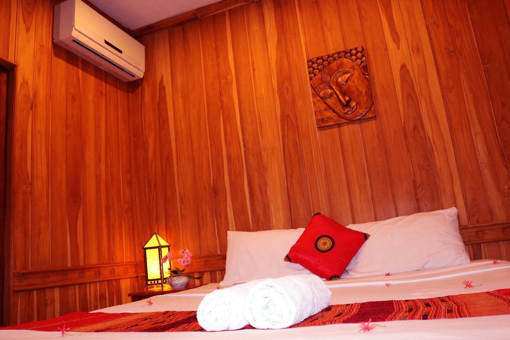 แอปเปิ้ล เกสต์เฮ้าส์ Hotel หลวงพระบาง ภายนอก รูปภาพ