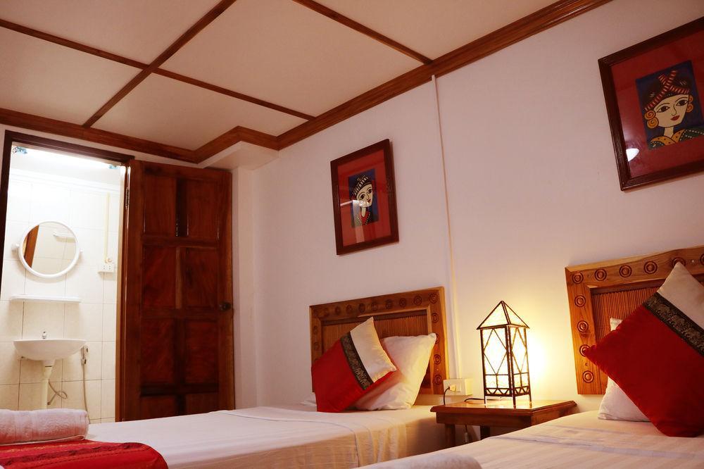 แอปเปิ้ล เกสต์เฮ้าส์ Hotel หลวงพระบาง ภายนอก รูปภาพ