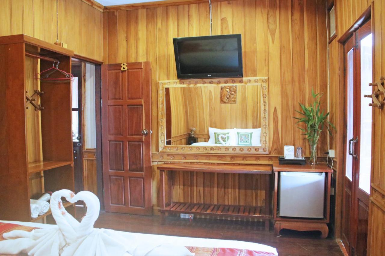 แอปเปิ้ล เกสต์เฮ้าส์ Hotel หลวงพระบาง ภายนอก รูปภาพ